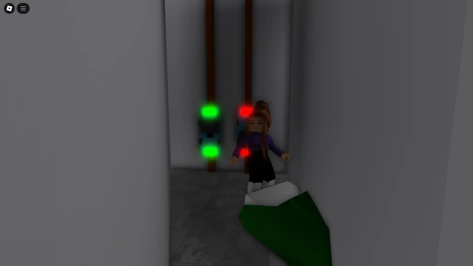 Bloomindaisy inside hidden room between GIA and EMPIRE clothing store at Brookhaven Mall